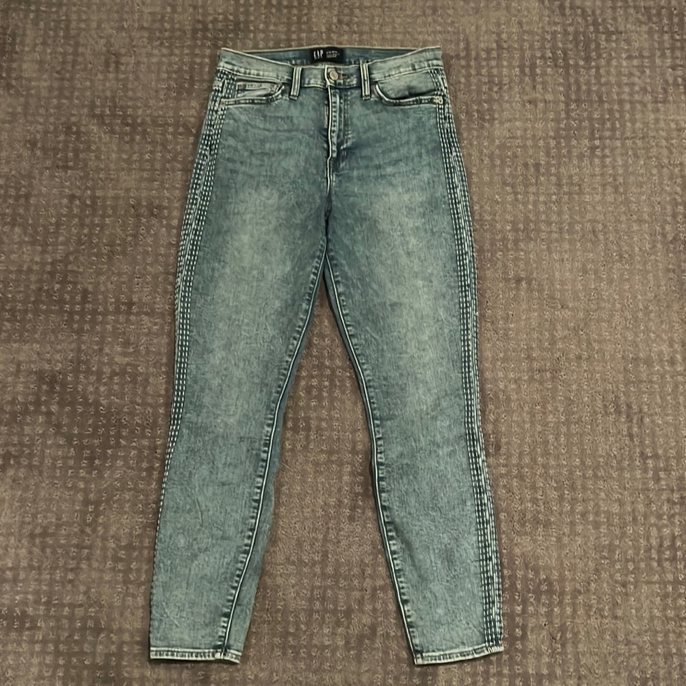 gap light wash jeans